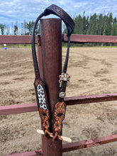 Load image into Gallery viewer, Beaded Medium Length Bridle
