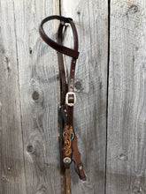 Load image into Gallery viewer, Classy Bridle
