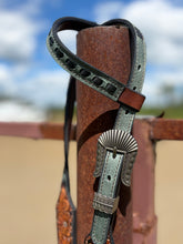 Load image into Gallery viewer, Medium Length Bridle
