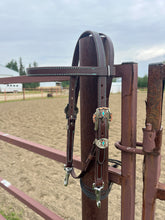 Load image into Gallery viewer, Quick Change Short Cheek Bridle
