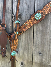 Load image into Gallery viewer, Turquoise Tack Set
