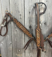 Load image into Gallery viewer, Short Cheek Cheetah Tack Set
